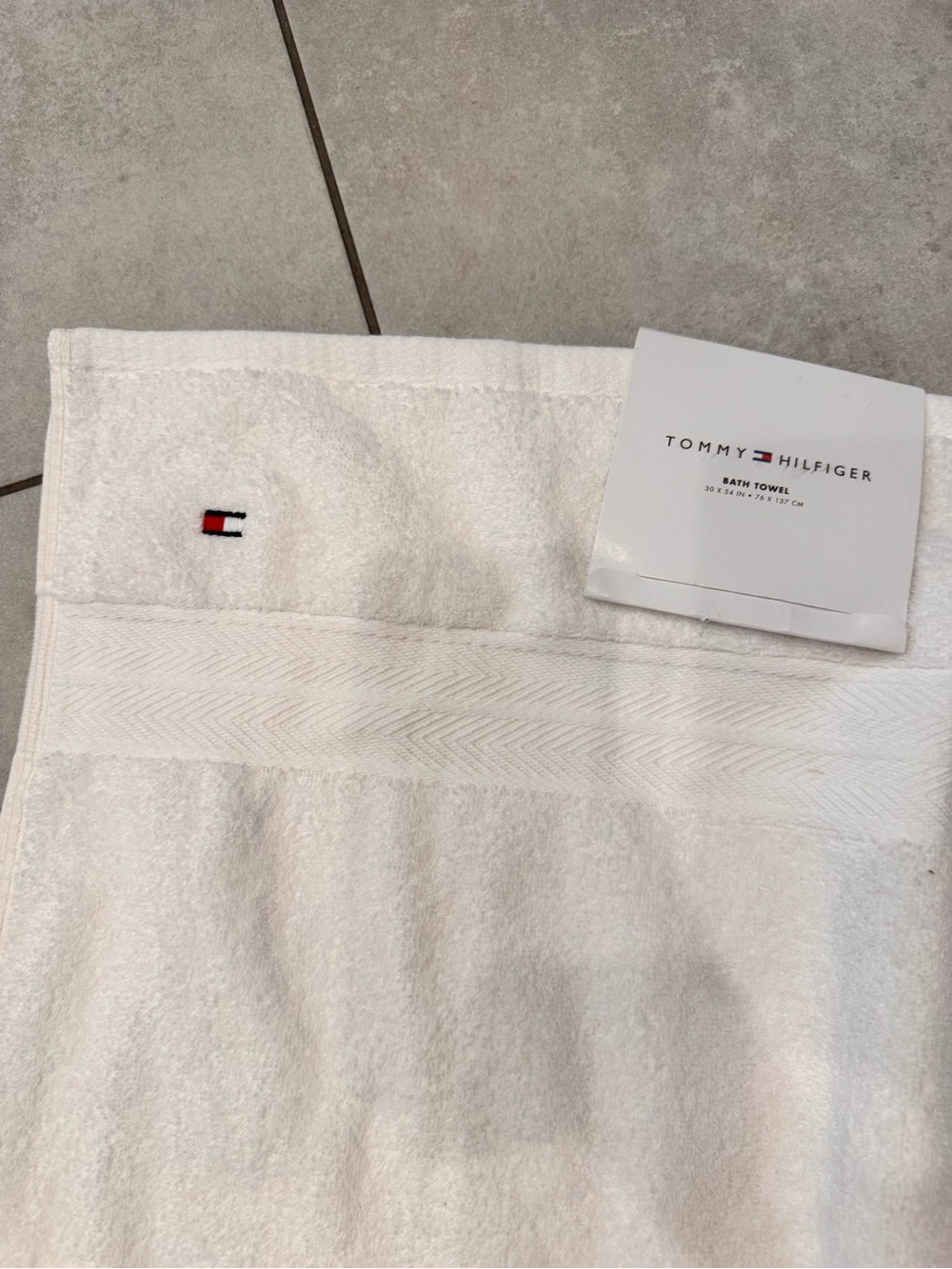 Tommy Hilfiger White Bath Towel with Signature Flag 30 X 50